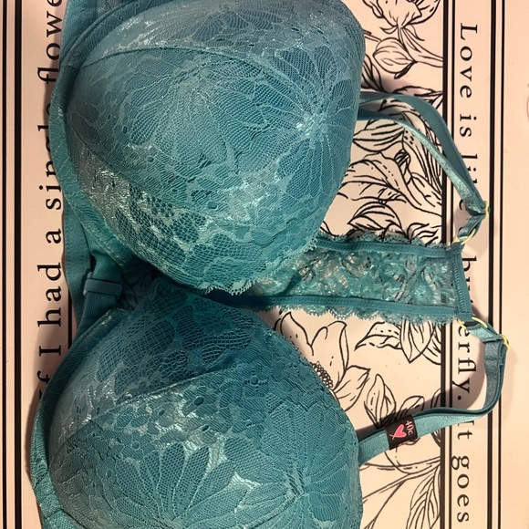 Victoria Secret Bra … Lace push up T back Bra Size 40 C - Picture 3 of 3